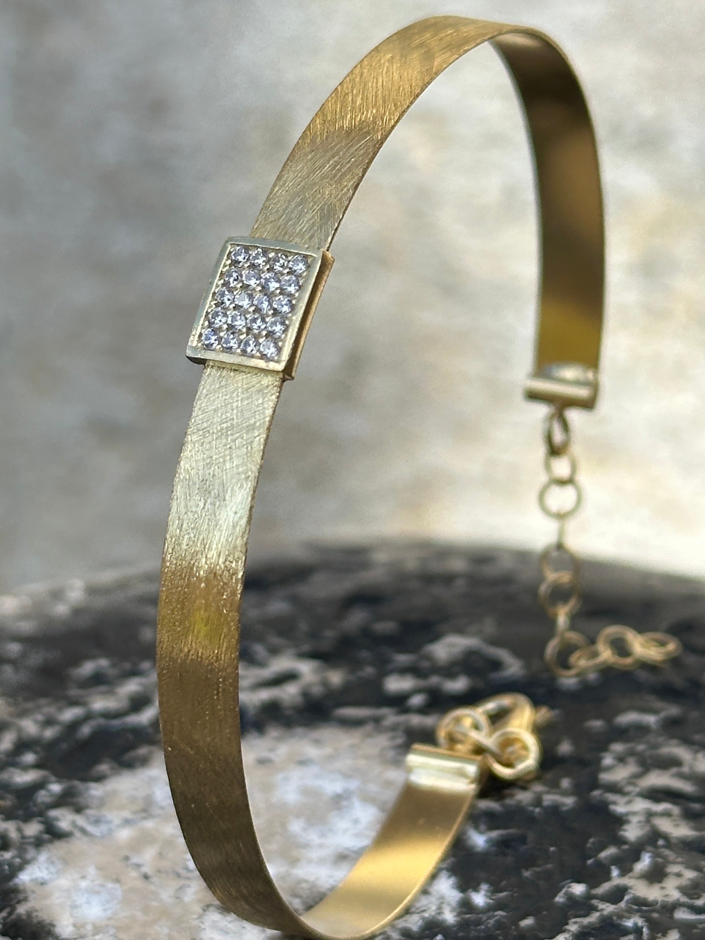 Bracciale Semi-Rigido