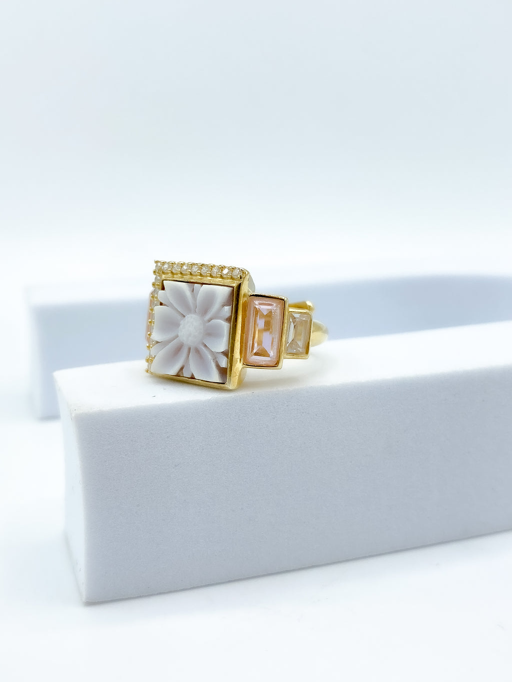 Anello Cammeo Fiore
